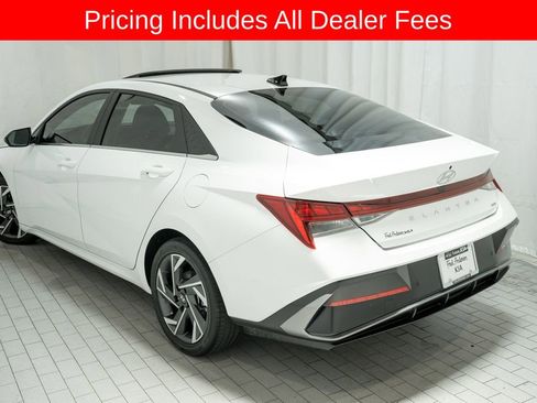 Used 2024 Hyundai Elantra Limited FWD image 3