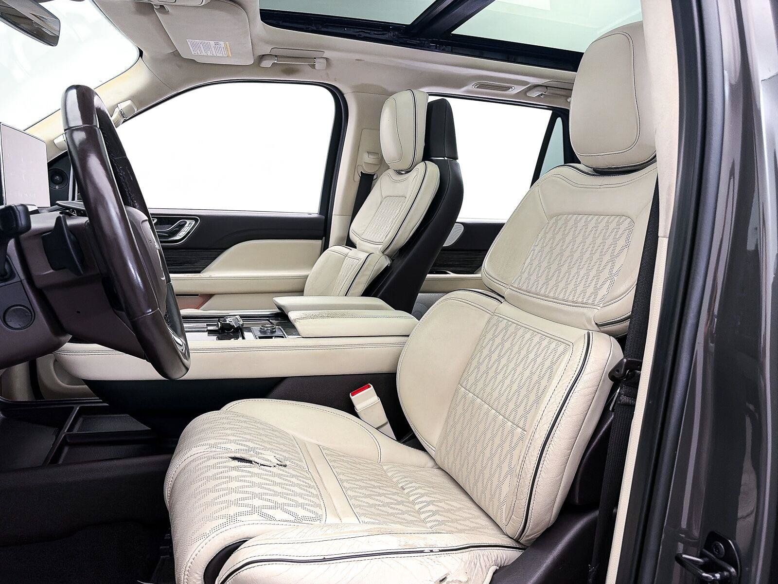 Used 2022 Lincoln Navigator Black Label AWD/4WD image 23
