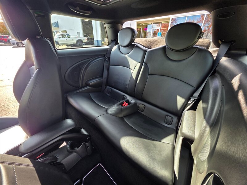 Used 2013 MINI Cooper Hardtop w/ Premium Pkg 2 FWD image 15