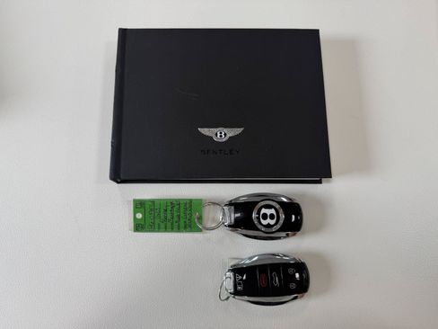 Used 2023 Bentley Bentayga Extended Wheelbase AWD/4WD image 64