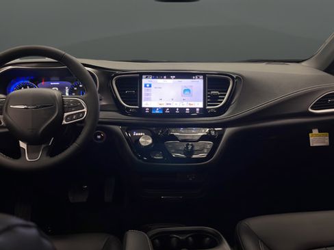 New 2026 Chrysler Pacifica Select FWD image 11