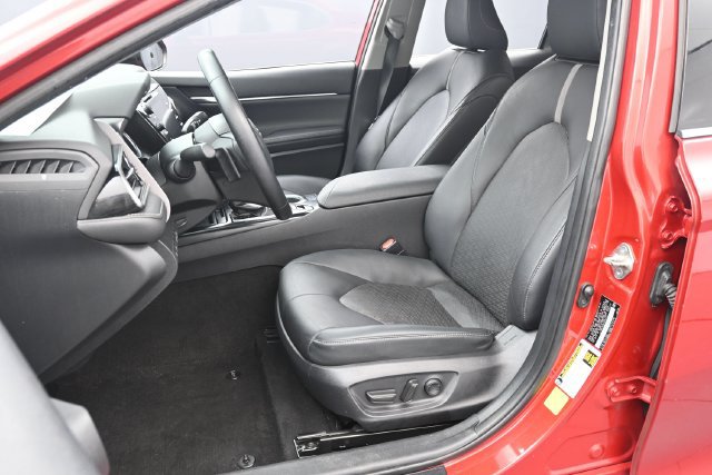 Used 2019 Toyota Camry XSE FWD image 10