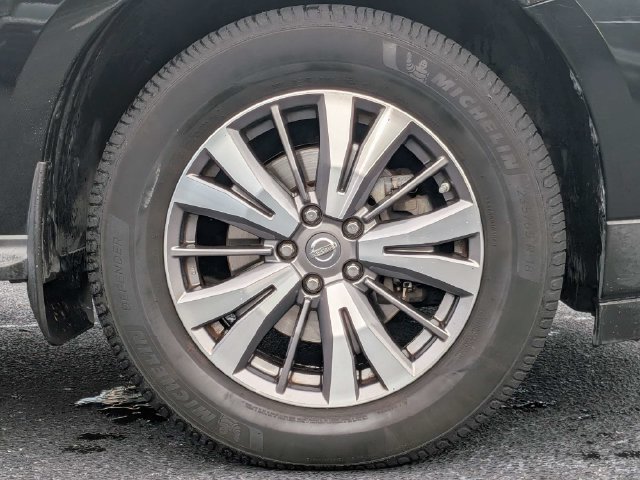 Used 2017 Nissan Pathfinder SL w/ SL Premium Package AWD/4WD image 10