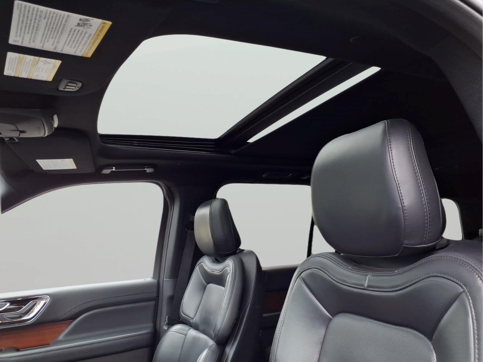 Used 2022 Lincoln Navigator 4WD image 17