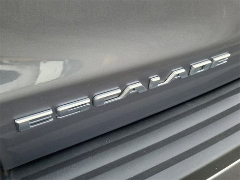 Used 2019 Cadillac Escalade Platinum image 7