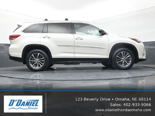 Used 2019 Toyota Highlander XLE w/ Protection Package #3 AWD/4WD image 13