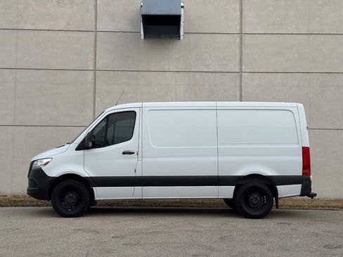 Used 2022 Mercedes-Benz Sprinter 1500 image 5