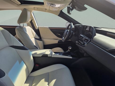 Certified 2024 Lexus ES 350 w/ Premium Package image 28