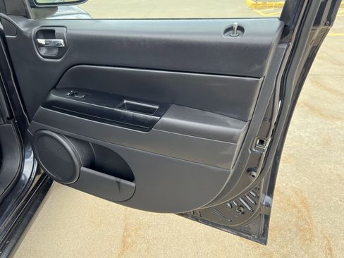 Used 2014 Jeep Compass Sport w/ Power Value Group FWD image 19