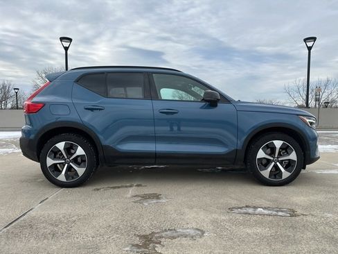 Certified 2025 Volvo XC40 B5 Plus image 10