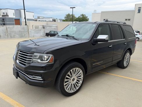 Used 2015 Lincoln Navigator 4WD image 7