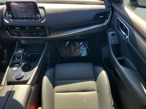 Certified 2021 Nissan Rogue SV w/ Premium Package image 15