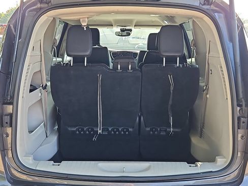 Used 2022 Chrysler Pacifica Touring-L FWD image 10