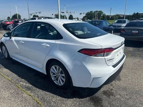 Used 2025 Toyota Corolla LE w/ LE Premium Package FWD image 20