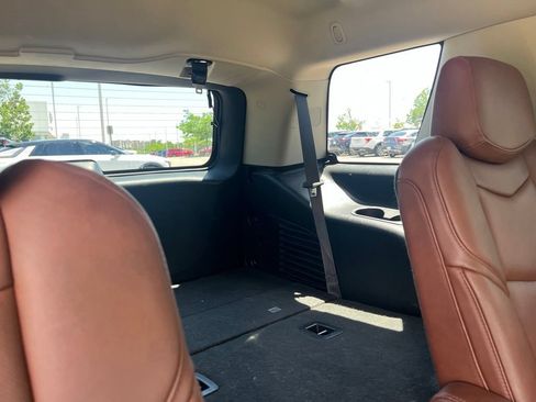 Used 2018 Cadillac Escalade Premium Luxury AWD/4WD image 24