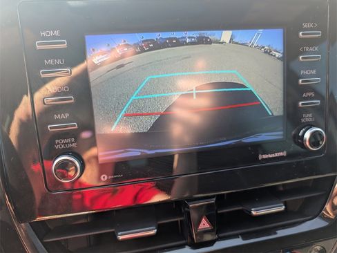 Used 2022 Toyota Camry LE image 14