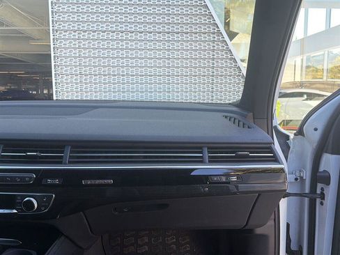 Used 2019 Audi Q7 3.0T Premium Plus w/ Premium Plus Package AWD/4WD image 11