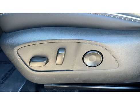 Certified 2026 Buick Enclave Sport Touring AWD/4WD image 25
