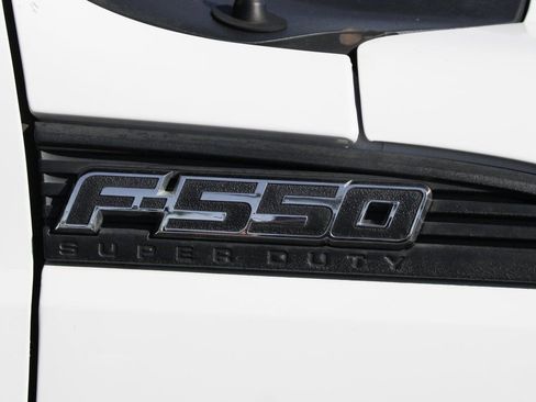 Used 2015 Ford F550 2WD Regular Cab Super Duty image 42