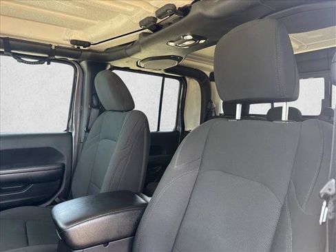Used 2021 Jeep Gladiator Sport AWD/4WD image 14