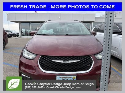 Used 2022 Chrysler Pacifica Touring-L