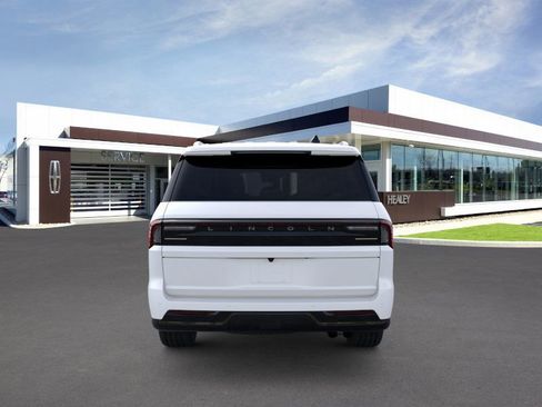 New 2025 Lincoln Navigator L Reserve AWD/4WD image 5