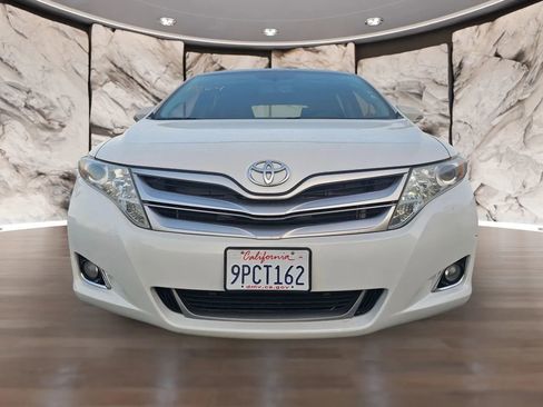 Used 2014 Toyota Venza XLE w/ XLE Premium Package FWD image 2