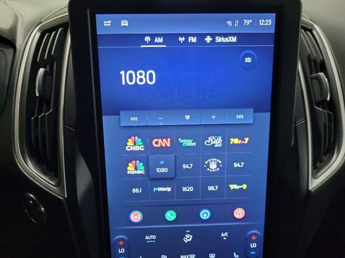 Used 2024 Ford Edge SEL image 25