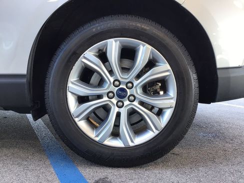 Used 2021 Ford Edge Titanium AWD/4WD image 18