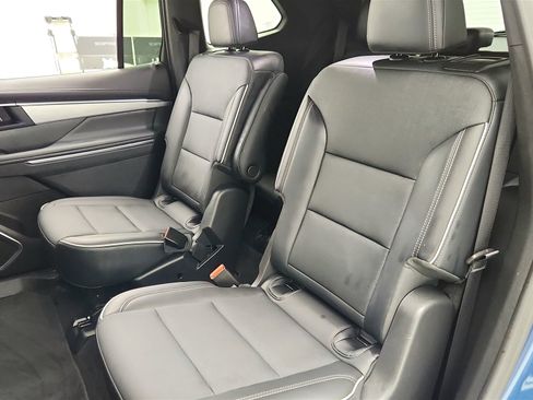 Used 2025 Buick Enclave Preferred image 16