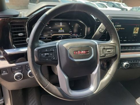 Used 2024 GMC Sierra 1500 SLT AWD/4WD image 17