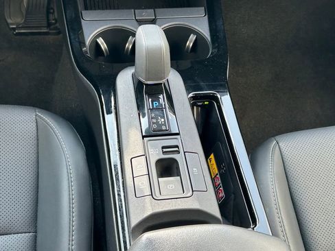 Used 2025 Toyota Prius XLE FWD image 20