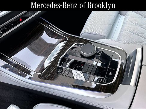 Used 2025 BMW X5 xDrive40i w/ M Sport Package AWD/4WD image 16