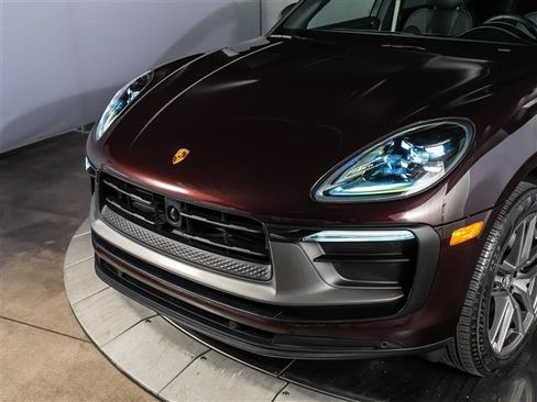 Certified 2026 Porsche Macan AWD/4WD image 11