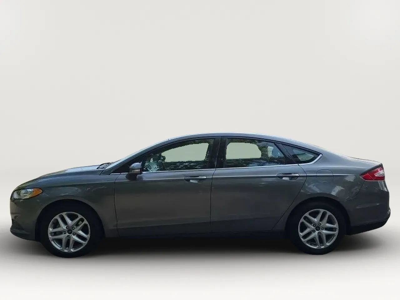 Used 2014 Ford Fusion SE FWD image 5