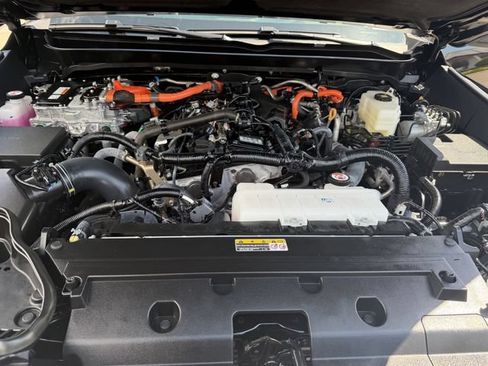 Certified 2025 Toyota Tacoma Limited AWD/4WD image 29
