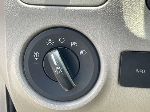 Used 2011 Ford Escape XLT FWD image 17
