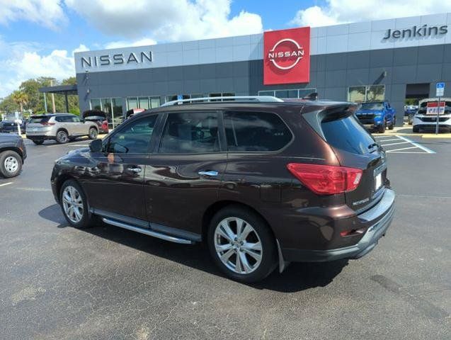Certified 2019 Nissan Pathfinder SL w/ SL Premium Package FWD image 9