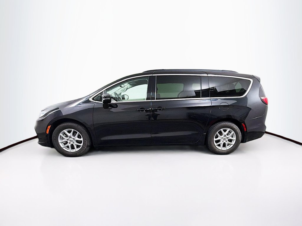 Used 2022 Chrysler Pacifica Touring-L FWD image 4
