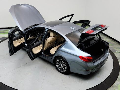 Used 2019 BMW 530i w/ Convenience Package image 40