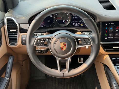 Used 2023 Porsche Cayenne S AWD/4WD image 8