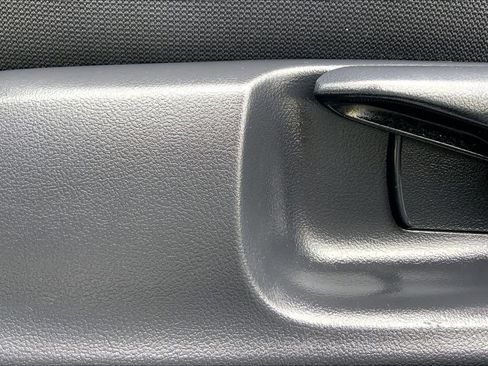 Used 2025 Toyota Corolla LE image 33