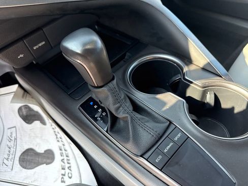 Used 2022 Toyota Camry SE image 29