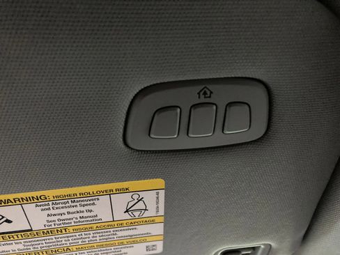 Used 2022 Ford F150 Lariat w/ Equipment Group 502A High image 36