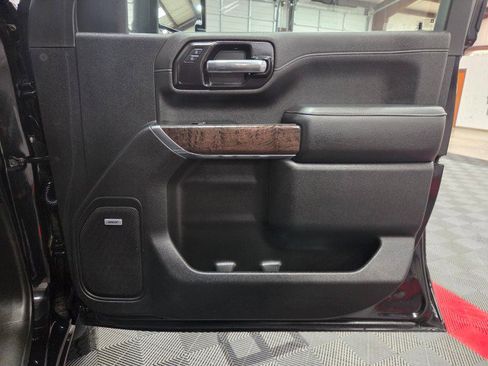 Used 2022 GMC Sierra 2500 Denali w/ Denali Black Diamond Edition image 42