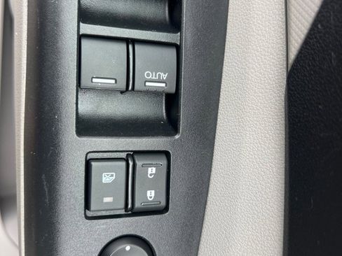 Used 2014 Honda CR-V LX image 25