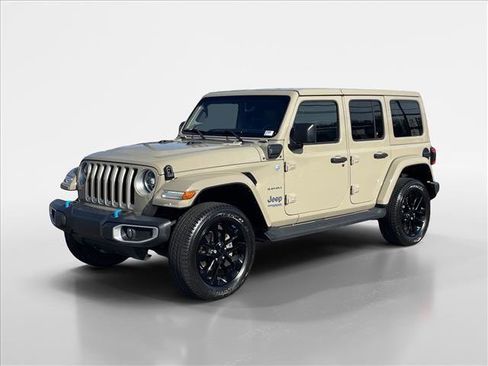 Used 2022 Jeep Wrangler Unlimited Sahara w/ Cold Weather Group image 1