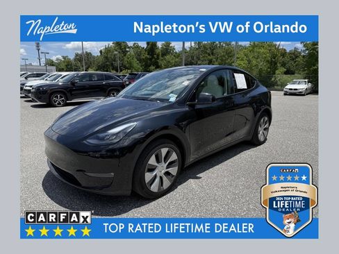 Used 2024 Tesla Model Y Long Range AWD/4WD image 1