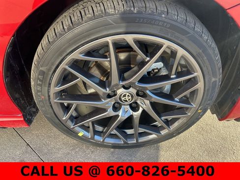 Used 2025 Toyota Camry SE image 5