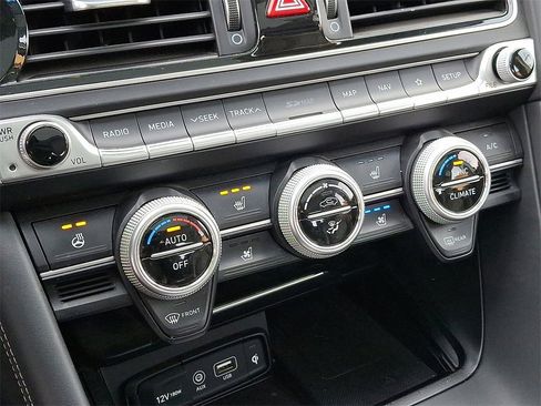 Used 2019 Genesis G70 2.0T Advanced w/ Prestige Package image 17